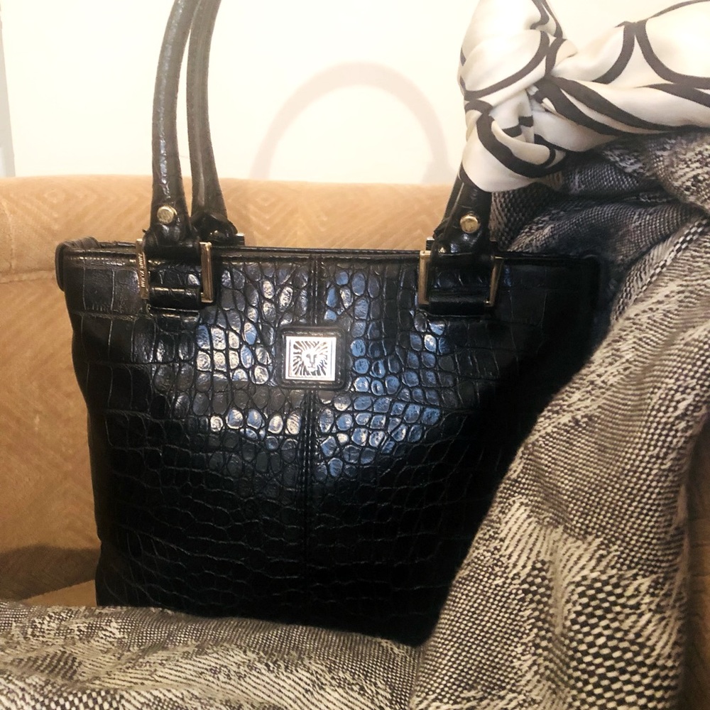 Anne Klein black leather hand/shoulder bag High quality hardware zippers/buckles